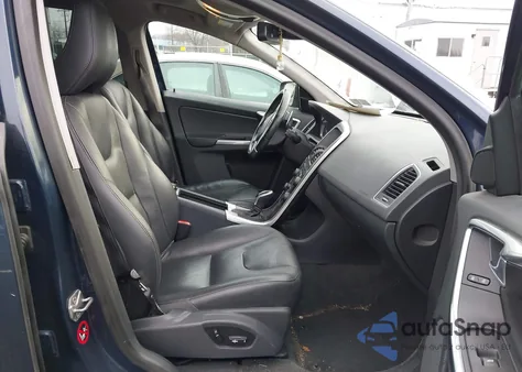 2015 Volvo Xc60 T6 Premier Plus из США, поврежденный, VIN YV4902RC9F2595733